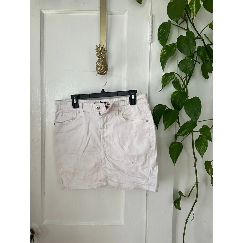 Denim Levi’s Denizen women’s size 10 white skirt